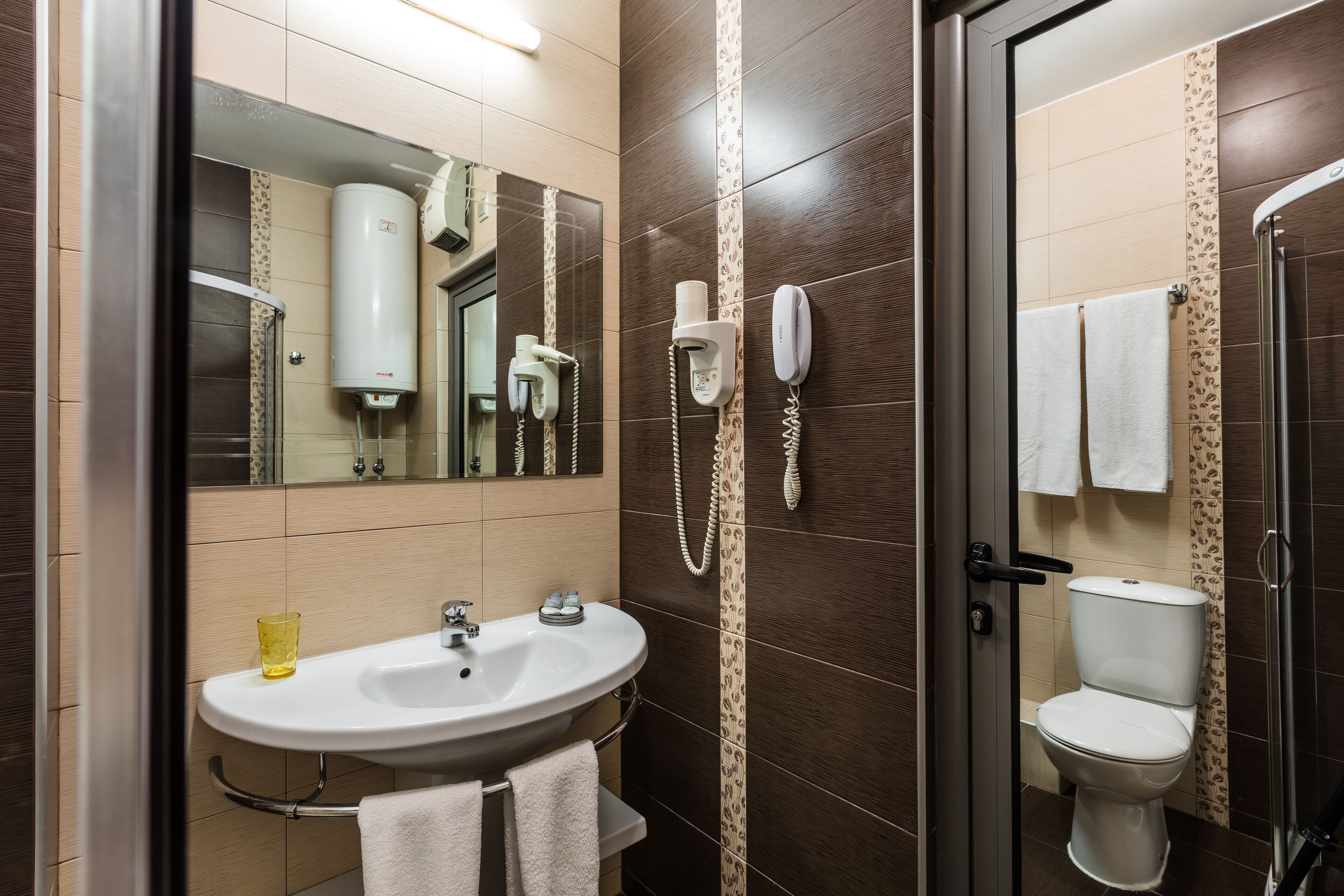 twin room | bathroom | free toiletries, hair dryer, towels