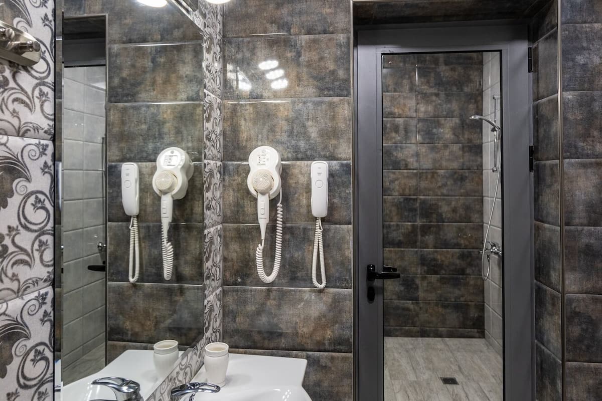 apartment | bathroom | free toiletries, hair dryer, towels