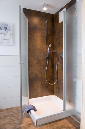 Single Room | Bathroom shower - Hotel Garni Hopfengold (Wolnzach)