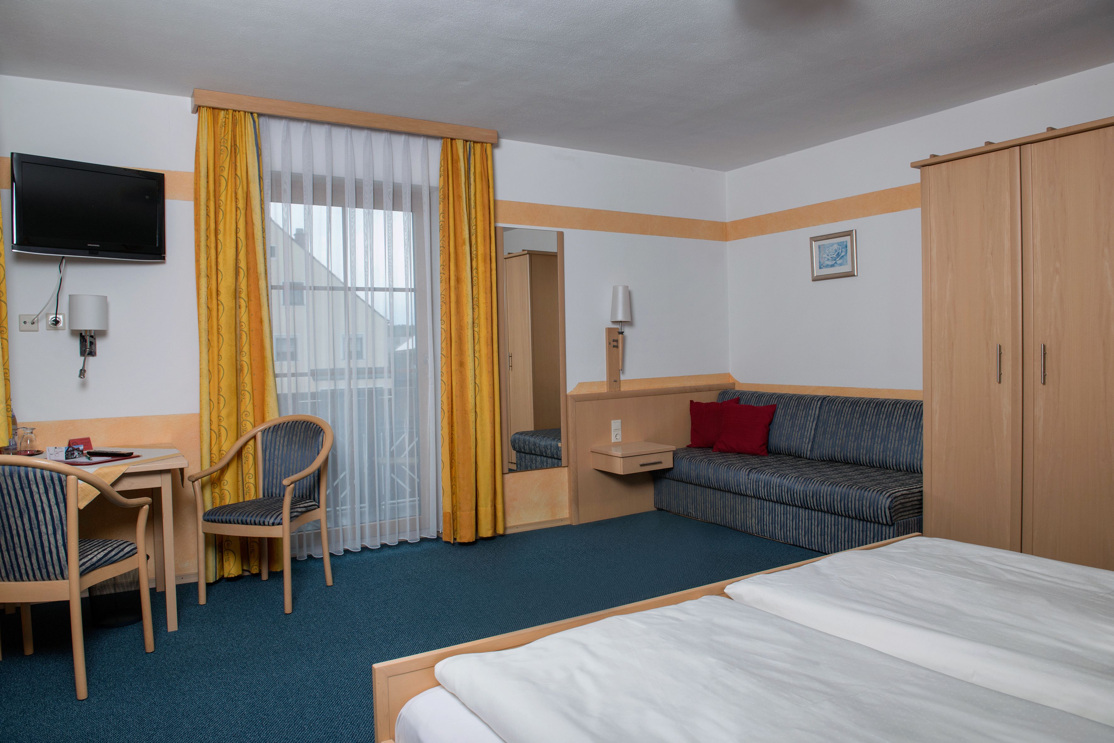 triple room, balcony | premium bedding, desk, blackout curtains, soundproofing