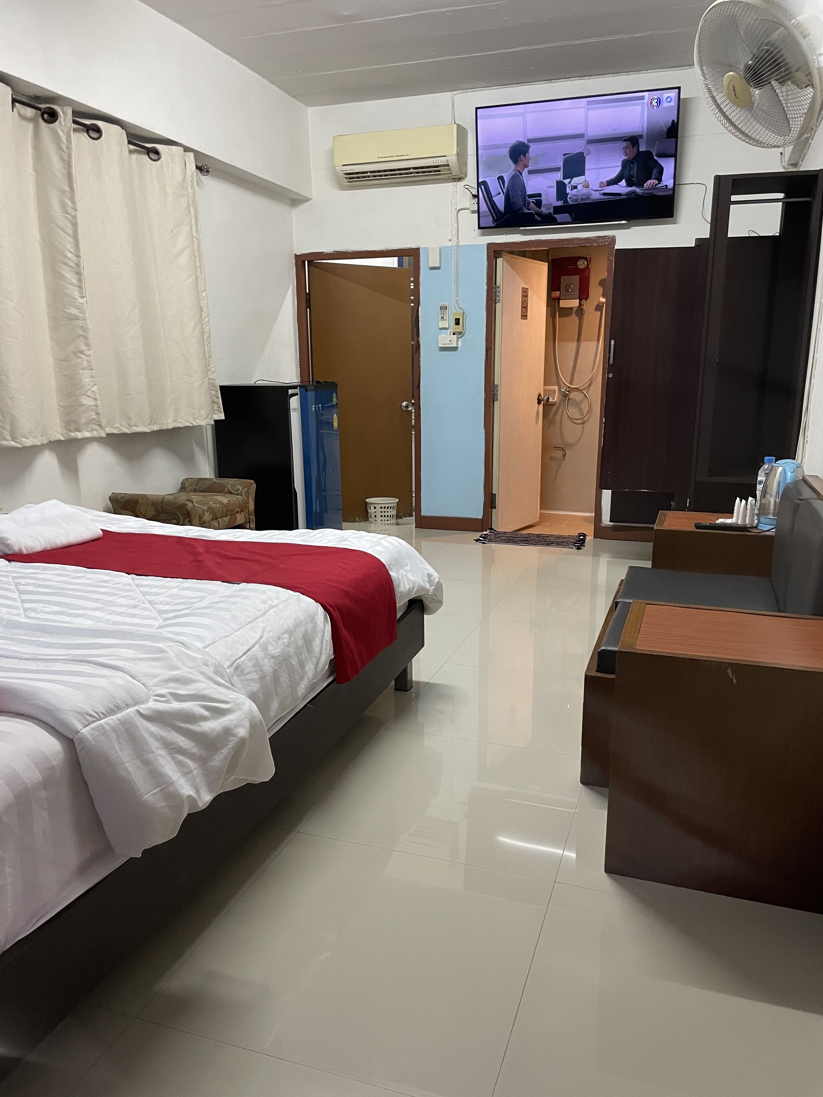 standard double room | 1 bedroom, desk, free wifi, bed sheets