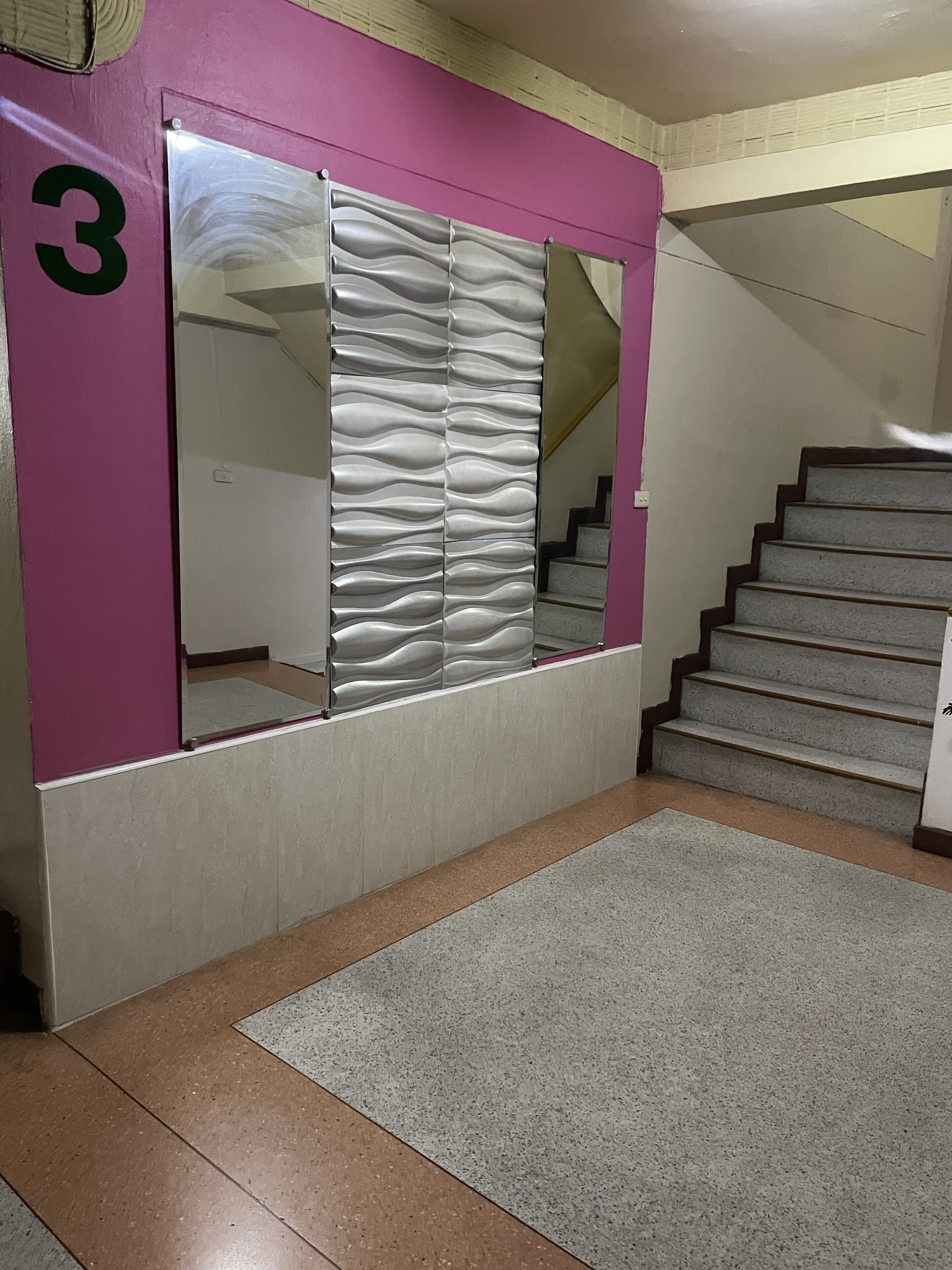 32-inch flat-screen tv with cable channels, tv