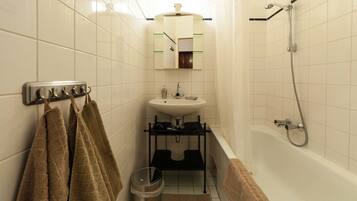 Apartment, 1 Bedroom (Musette) | Bathroom | Free toiletries, hair dryer, towels