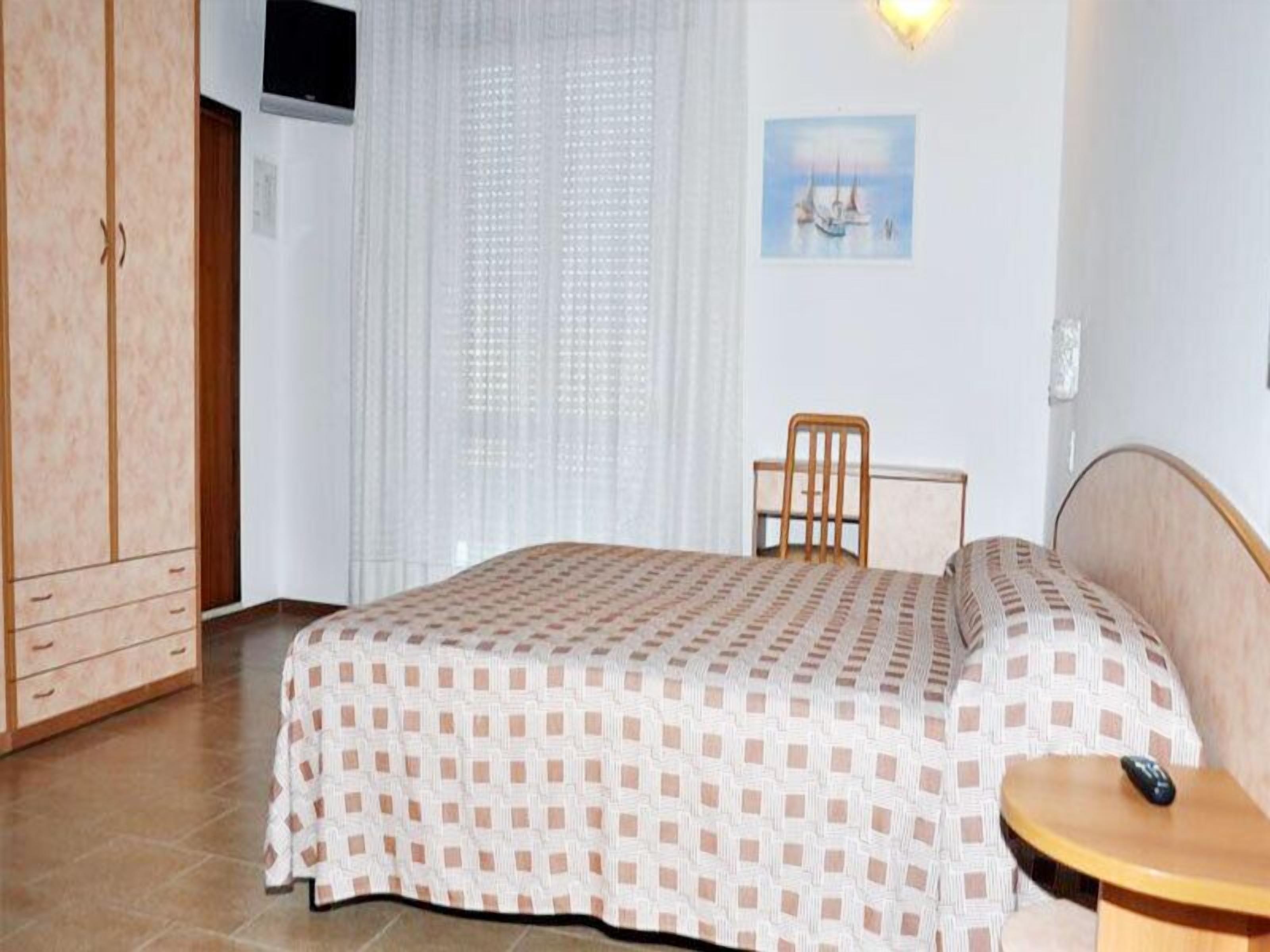 Double or Twin Room | In-room safe, free WiFi