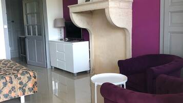 Classic Apartment, Patio | Peralatan tempat tidur premium, Wi-fi percuma