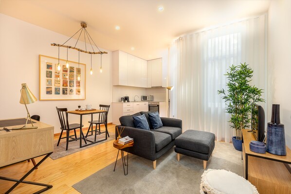 Leilighet – standard, 1 soverom (2) | Oppholdsområde | Flatskjerm-TV