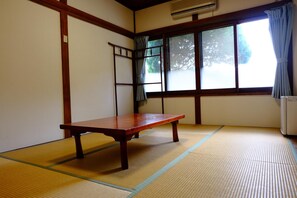 デスク、WiFi (無料)