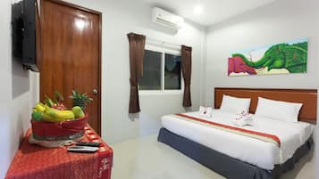 Chambre | Couette en duvet d'oie, minibar, coffres-forts dans les chambres, bureau