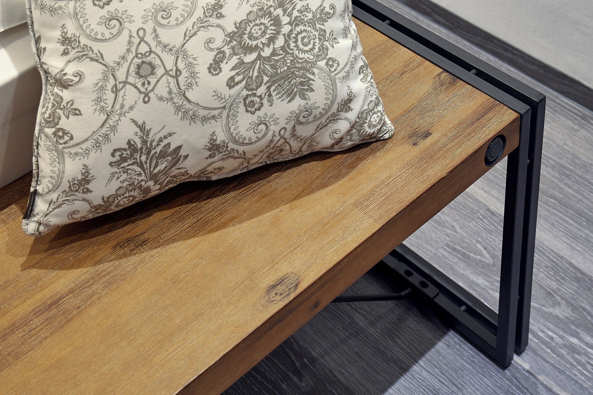 Ropa de cama hipoalergénica, escritorio y cortinas blackout 