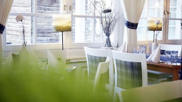 Mittagessen und Abendessen, regionale Küche