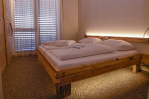 1 chambre, bureau, fer et planche à repasser, Wi-Fi gratuit