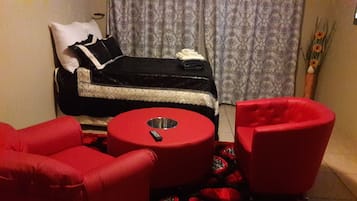 Habitación Confort doble, no fumadores | Escritorio, tabla de planchar con plancha, wifi gratis