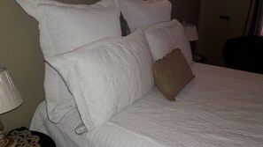 City Suite, Non Smoking | Desk, iron/ironing board, free WiFi - Alimop Lodge Inn Bed and Breakfast (Midrand)