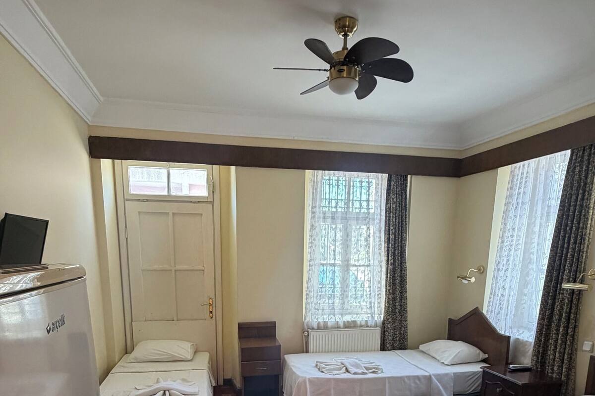 Basic Quadruple Room | In-room safe, WiFi (free)