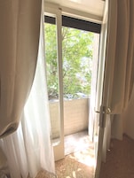 Quarto casal standard | Escrivaninha, Wi-Fi de cortesia, roupa de cama
