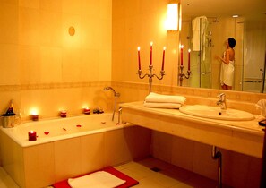 Suite Double | Bathroom - White House Hotel (Ulaanbaatar)