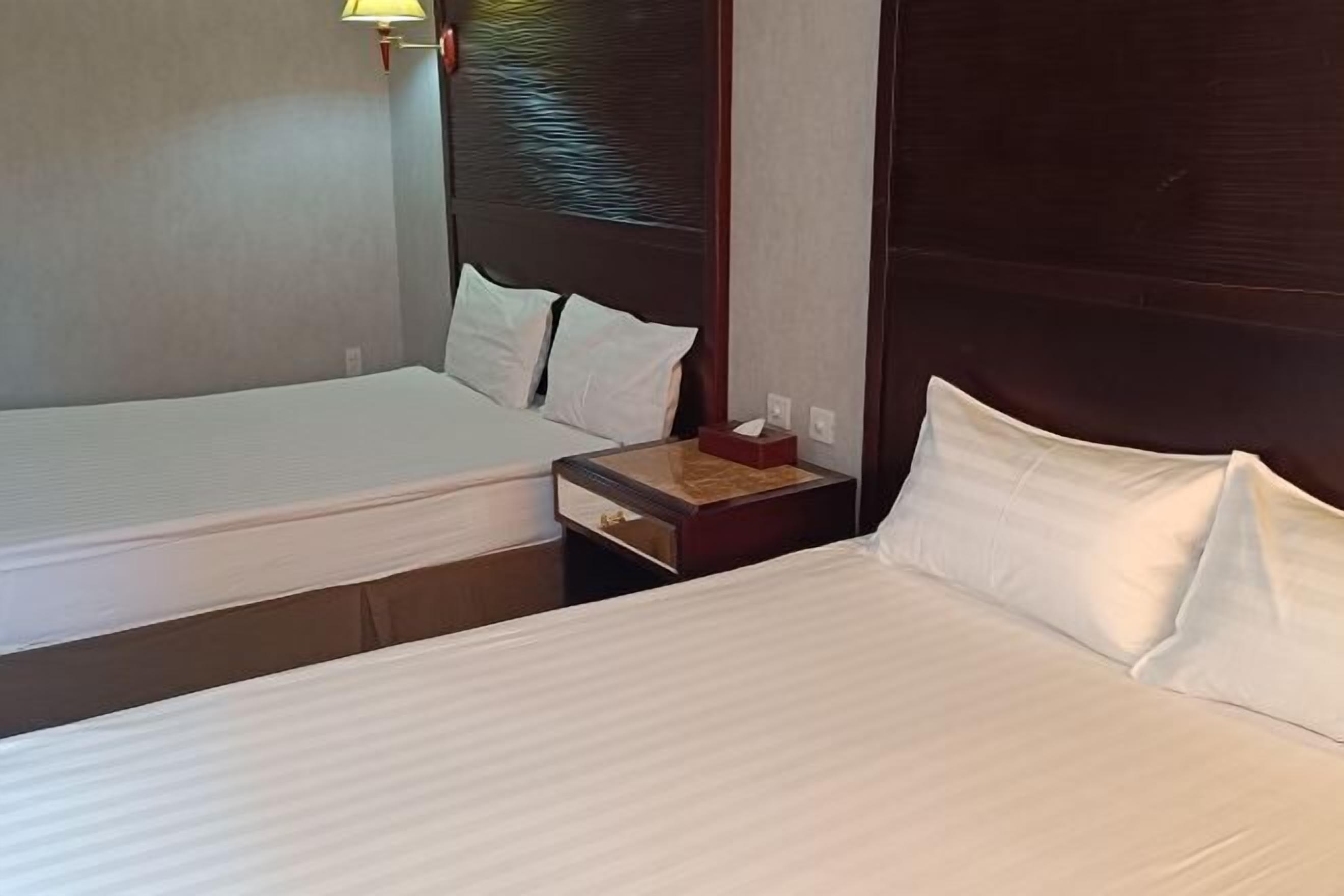 Minibar, bureau, espace de travail pour ordinateur portable