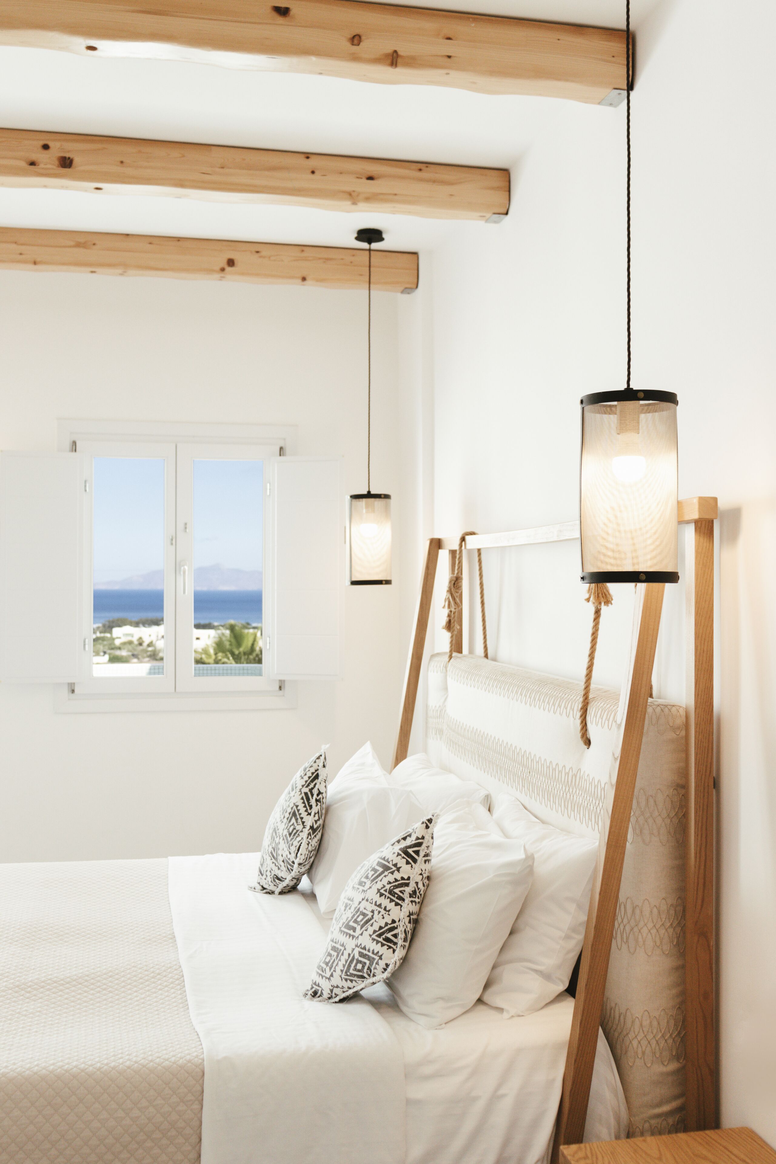 senior suite, hot tub, sea view | 1 bedroom, minibar, in-room safe, desk