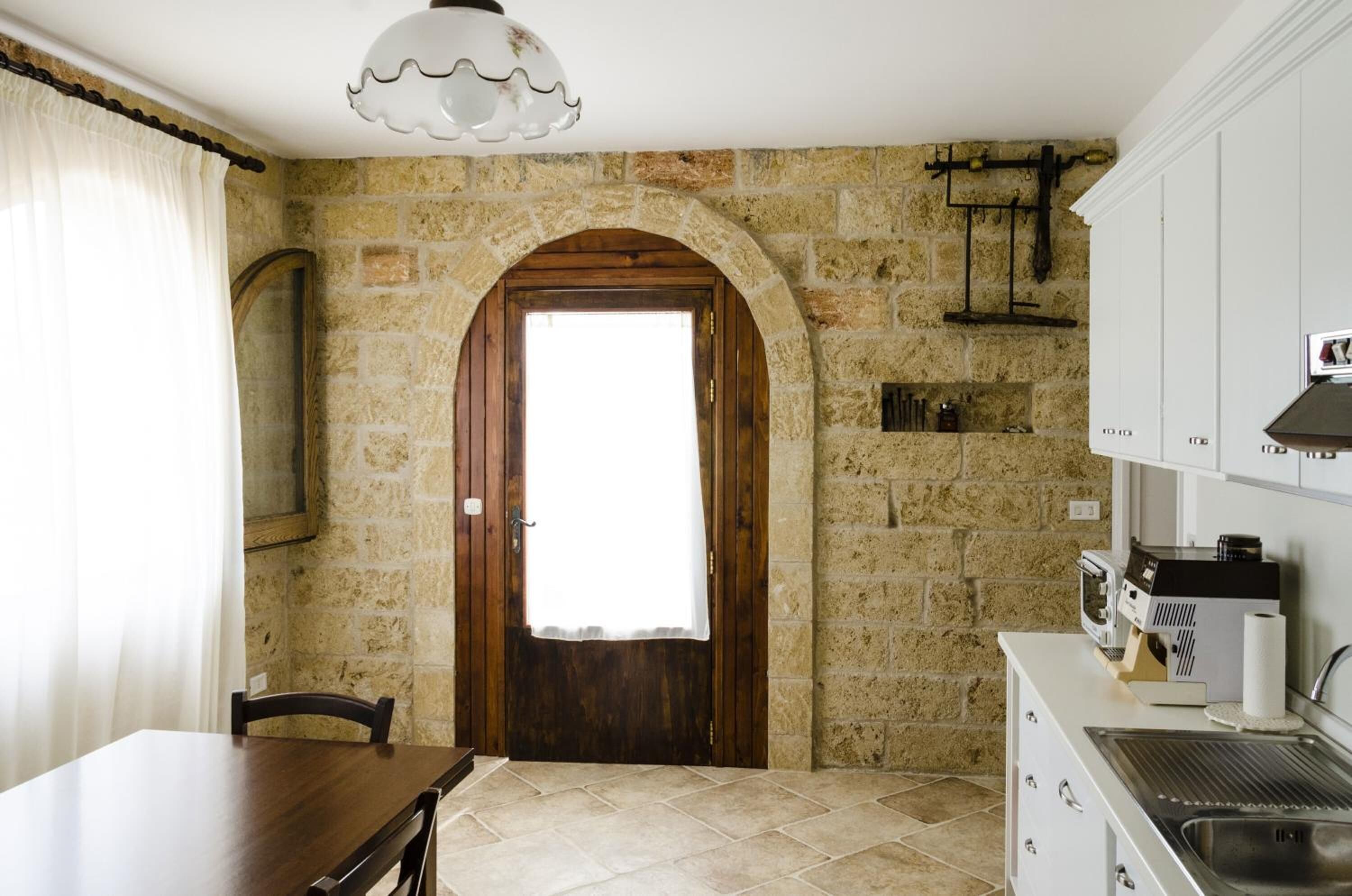 Frigorifero, piano cottura, pentole/stoviglie/utensili