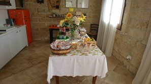 Fridge, stovetop, cookware/dishes/utensils - B&B Stella dei Campi (Sternatia)