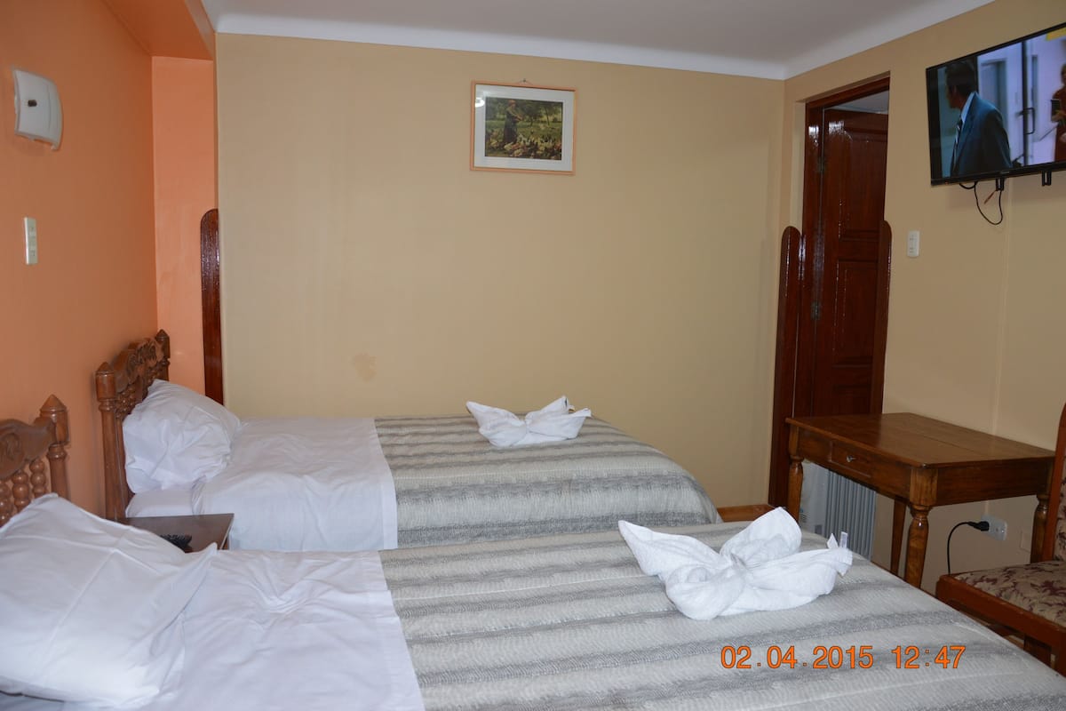 Twin Room | In-room safe, desk, soundproofing, iron/ironing board