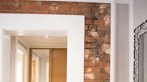 Iron/ironing board (on request), WiFi (free), bed sheets - The Lawns Hotel (Derby)