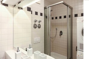 Studiosuite, Küche | Badezimmer | Dusche, Haartrockner, Handtücher