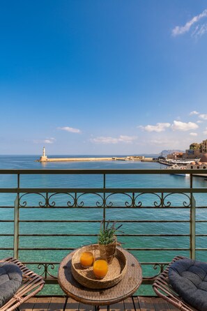 Suite, 1 camera da letto, idromassaggio, vista mare | Vista dalla camera