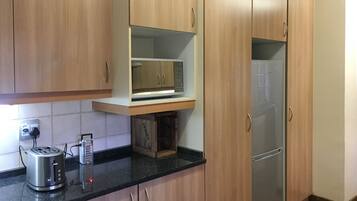 Standard House, 3 Bedrooms, Kitchen, Garden Area | Microwave