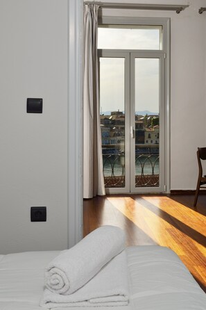 One Bedroom Suite with Sea view | In-room safe, desk, soundproofing, free WiFi - Elia Estia (Chania)