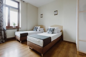 1 bedroom, premium bedding, iron/ironing board, free cots/infant beds