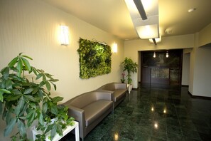 Lobby sitting area - Hotel Relax (Craiova)