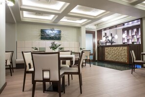 Se sirven desayunos, comidas, cenas y cocina internacional 