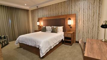 Appartement Premium, 1 chambre | Minibar, coffres-forts dans les chambres, bureau, Wi-Fi gratuit