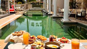 Breakfast meal