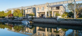 Thesen Island Romance