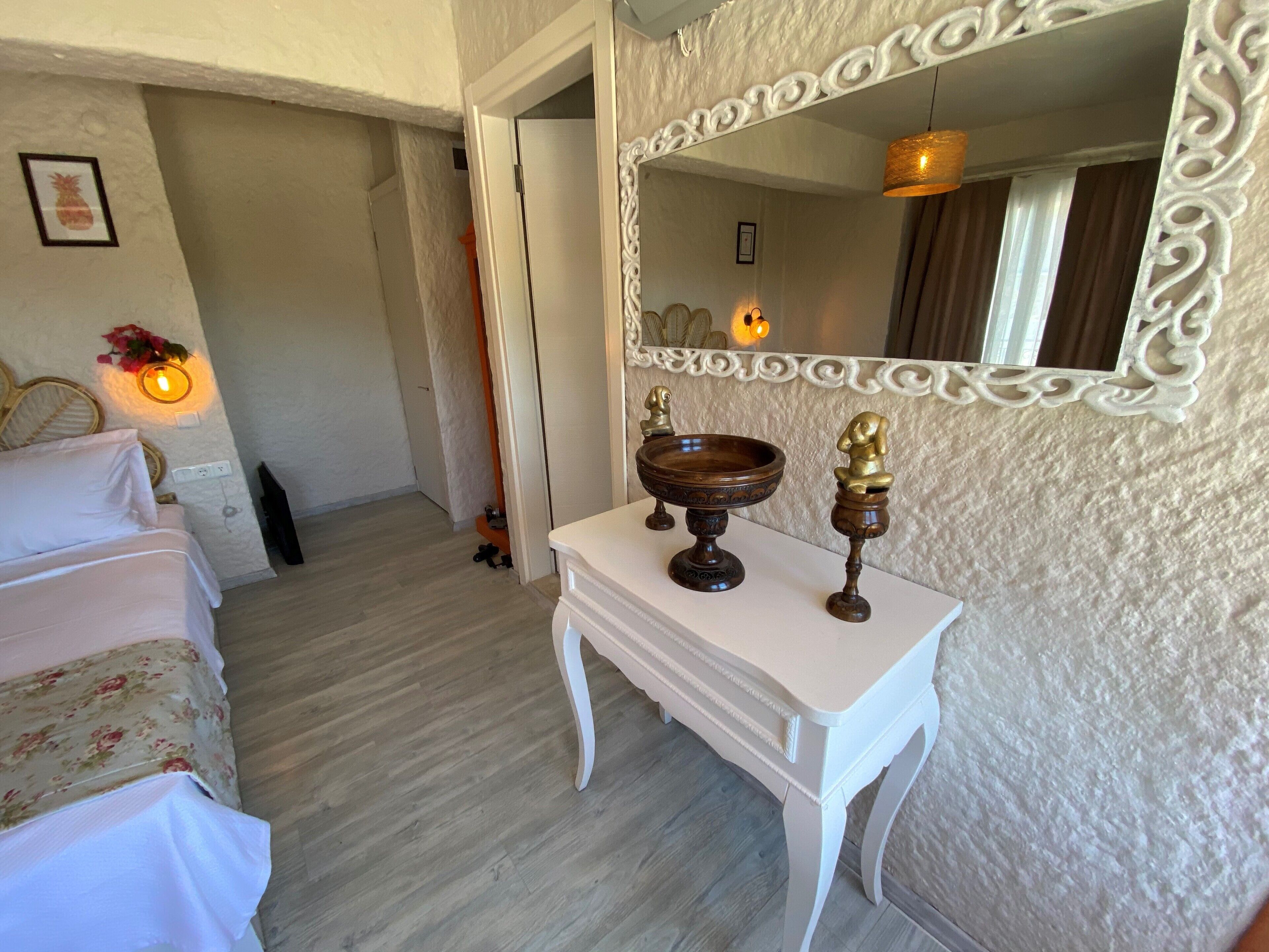 deluxe room | egyptian cotton sheets, premium bedding, select comfort beds