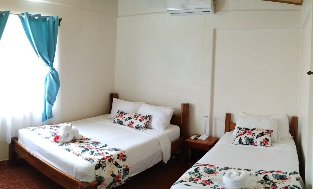 Caja de seguridad en la habitación y decoración personalizada 