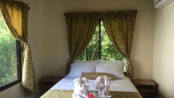 Casa, 2 habitaciones | Caja de seguridad en la habitación y decoración personalizada