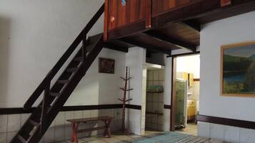 Chalet | Tabla de planchar con plancha y wifi gratis