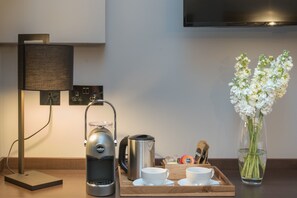 Superior Double or Twin Room | Premium bedding, in-room safe, soundproofing, iron/ironing board - Camden Enterprise Hotel & Pub (London)