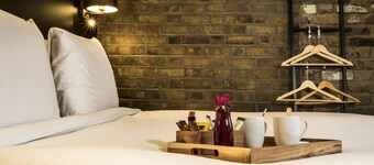 Camden Enterprise Hotel & Pub