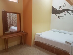 Comfort Single Room, 1 King Bed, Accessible