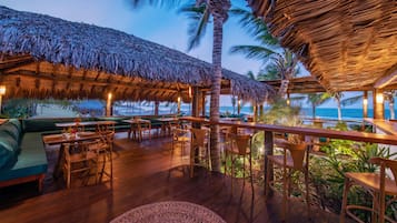 Phục vụ bữa trưa và bữa tối, món ăn Brazil