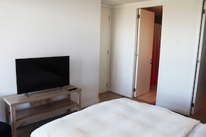 Standard Apartment, 2 Bedrooms | Iron/ironing board, cots/infant beds, free WiFi, bed sheets