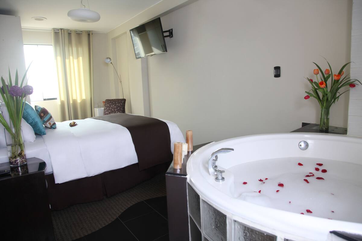 Junior Suite | Premium bedding, minibar, in-room safe, desk