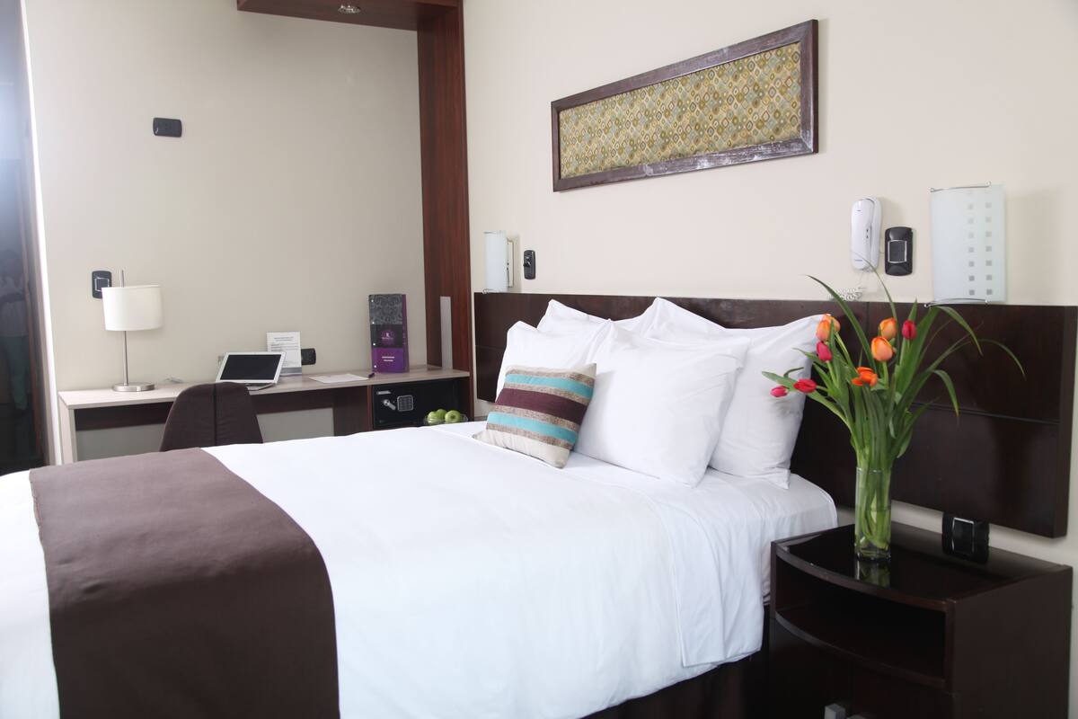 Standard Single Room | Premium bedding, minibar, in-room safe, desk