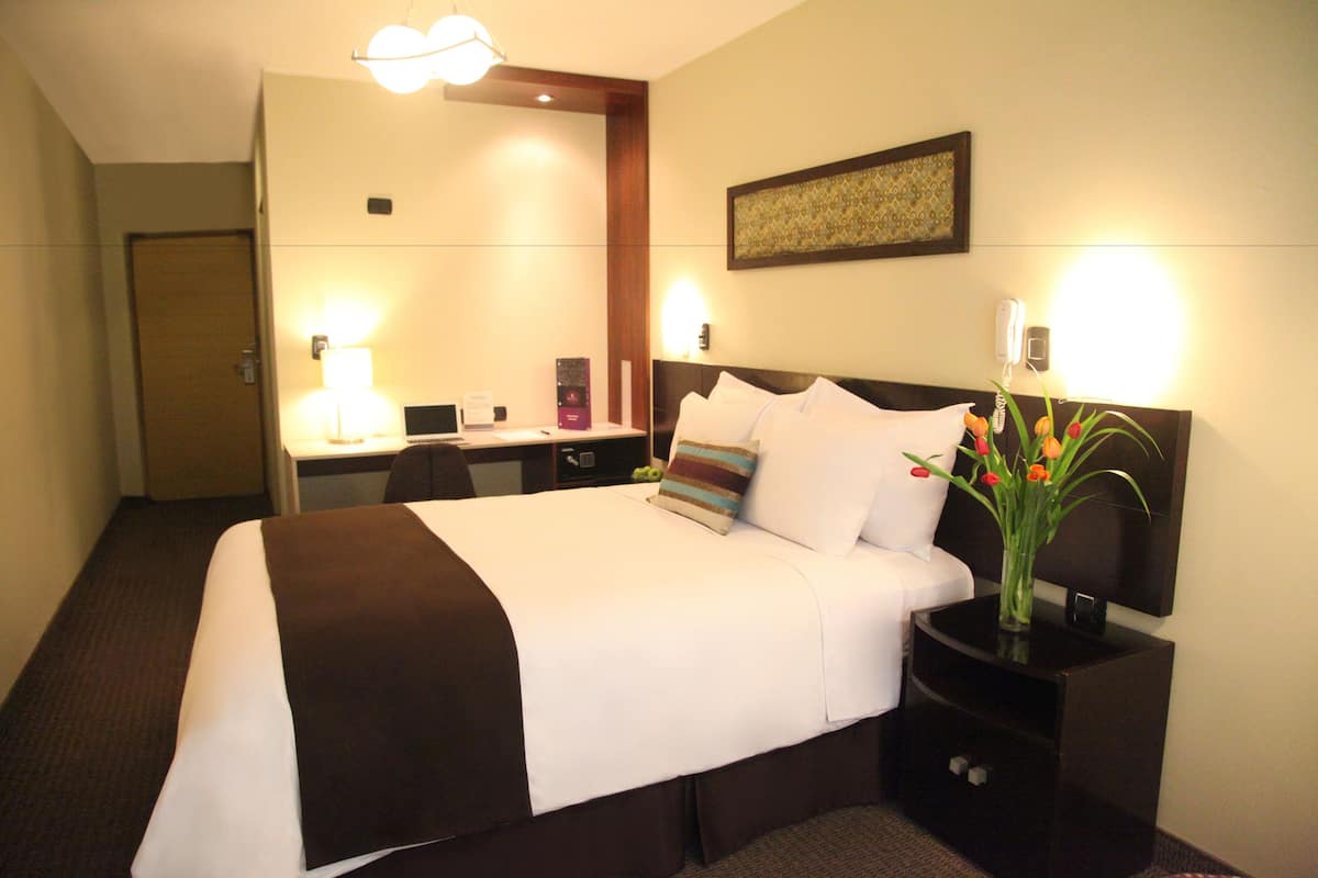 Superior Room, Shower  | Premium bedding, minibar, in-room safe, desk