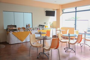 Breakfast area - Hotel Rivera Inn (Lima)