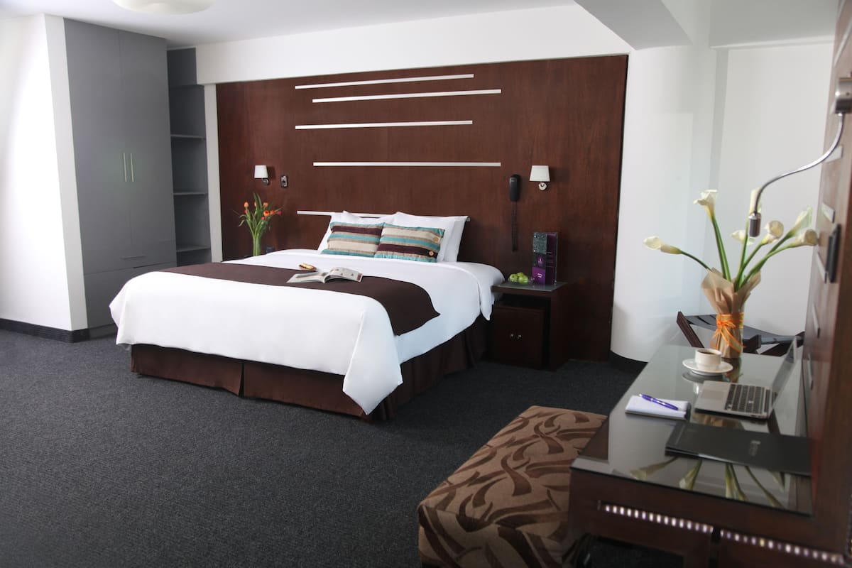 Deluxe Suite | Premium bedding, minibar, in-room safe, desk